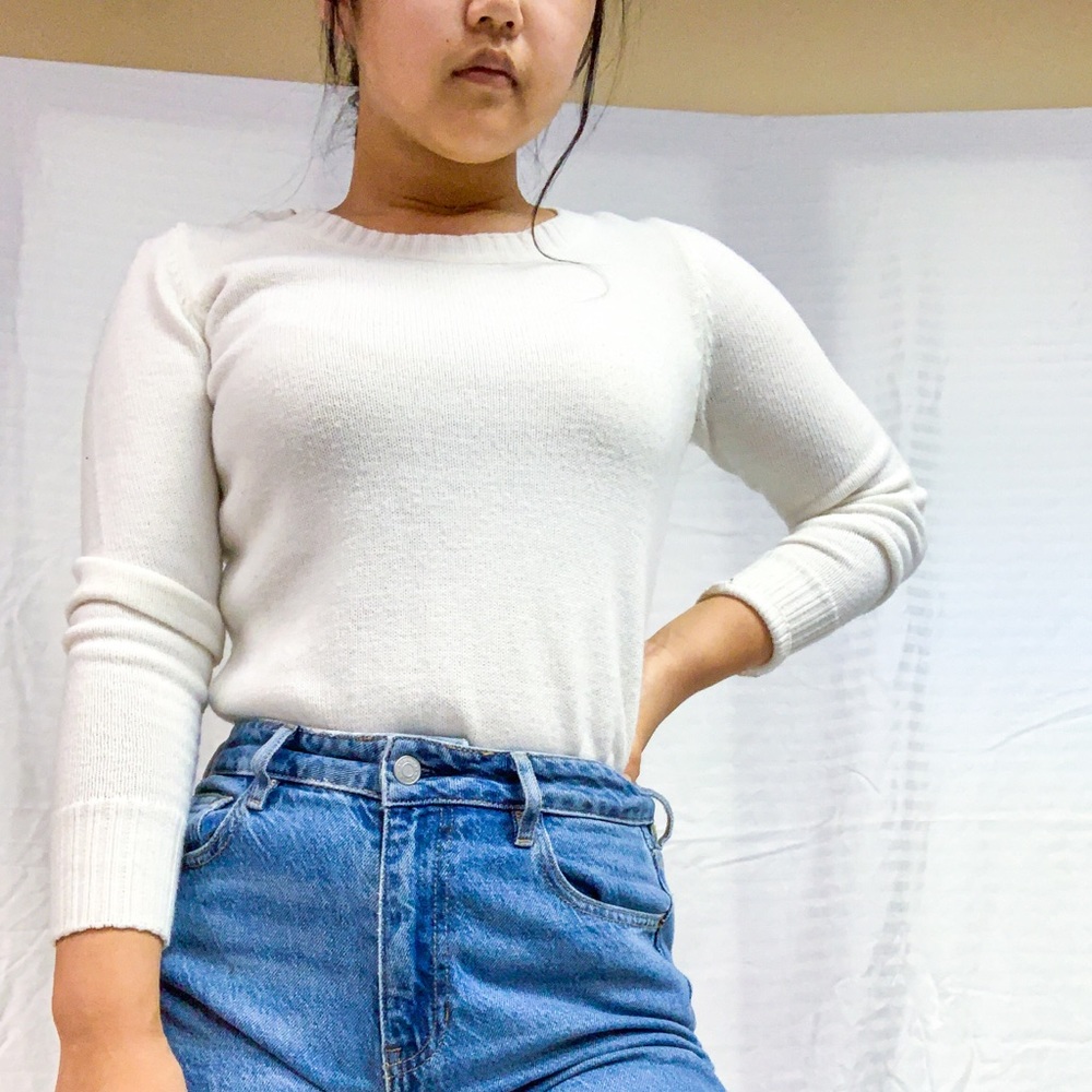 Vintage cut white sweater